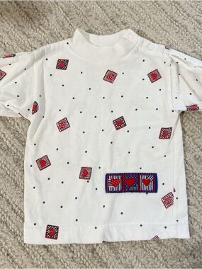 Vintage Levi’s Kids Heart Patch T-Shirt 24M | White Graphic Tee | 90s Baby Levi